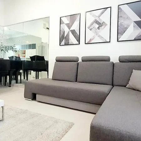 Charming Station * מילאנו